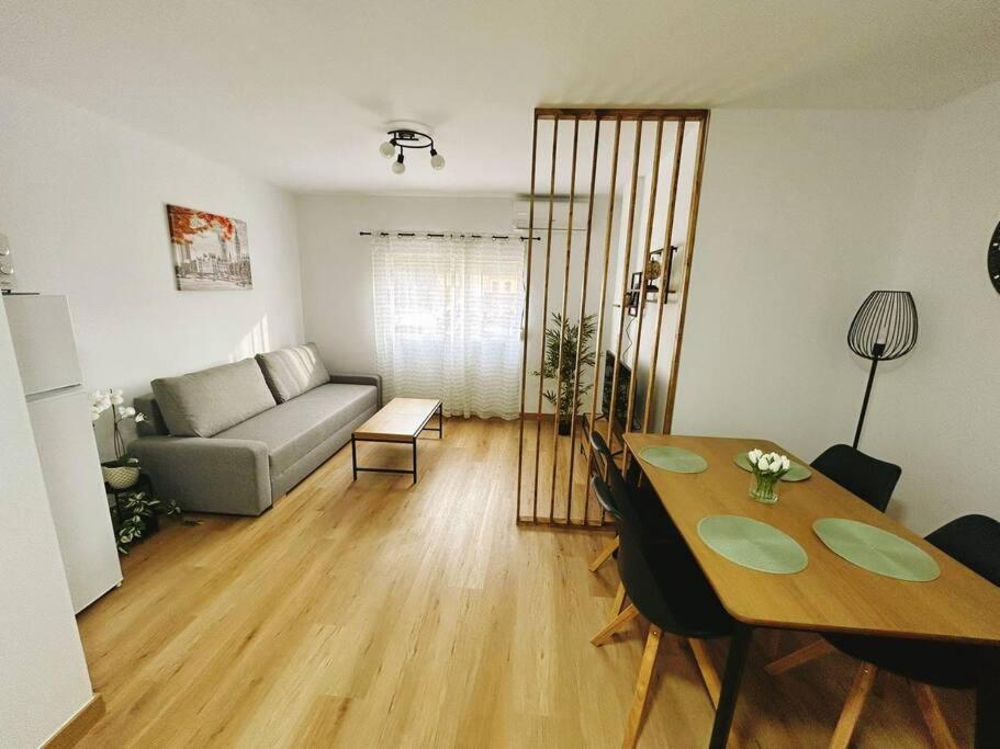 Apartment In The Heart Of Малага Экстерьер фото